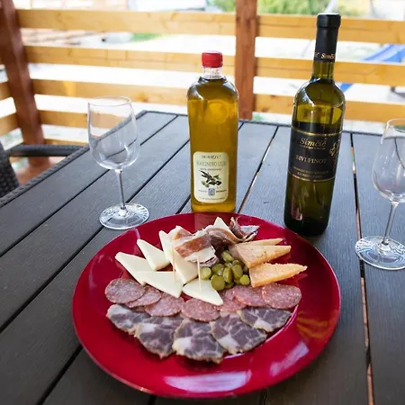 Authentic Dalmatia Pirovac