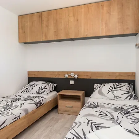 Authentic Dalmatia Kamp alanı Pirovac