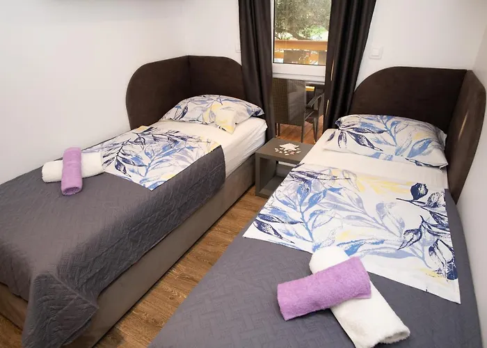 Authentic Dalmatia * פירובאץ