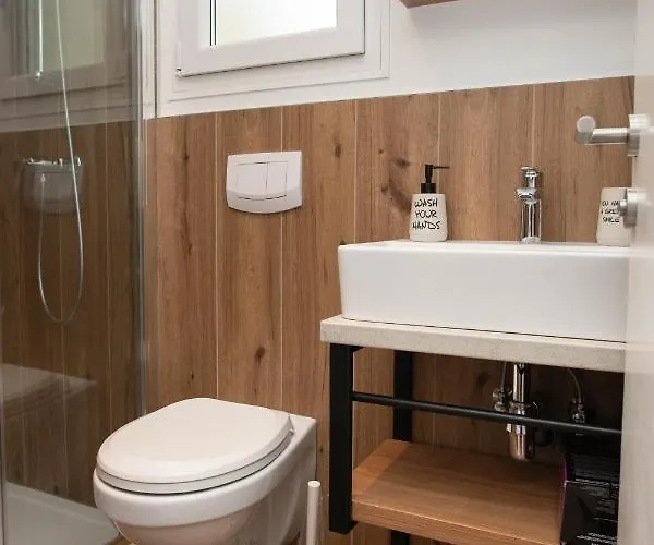 Authentic Dalmatia * פירובאץ