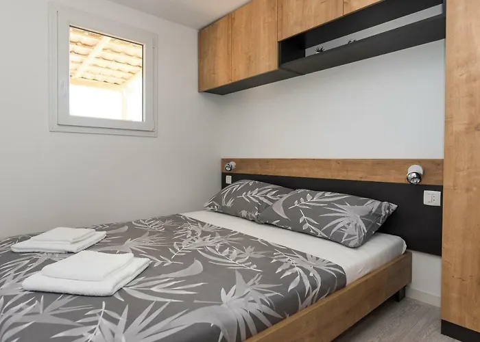 Authentic Dalmatia * 피로바츠